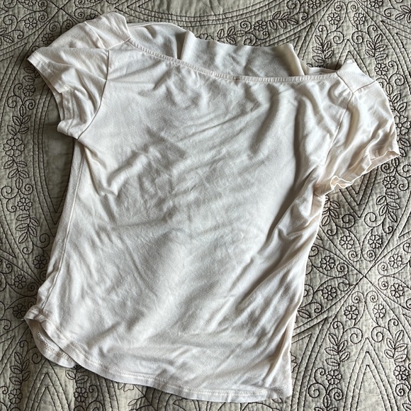 UO Graphic Flower Tee - Picture 4 of 4